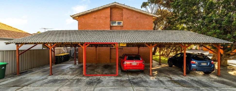 Car parking for Adelaide holiday home, garage, carport, Adelaide seaside holiday apartment